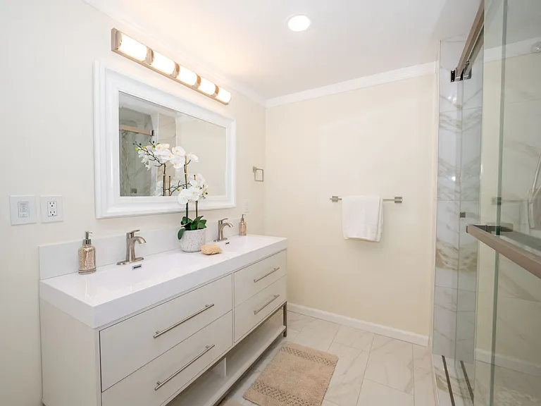 400 Tiburon Ln — Photo 8