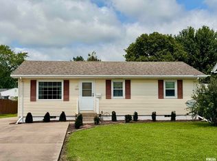 1005 SW 6th St, Aledo, IL 61231