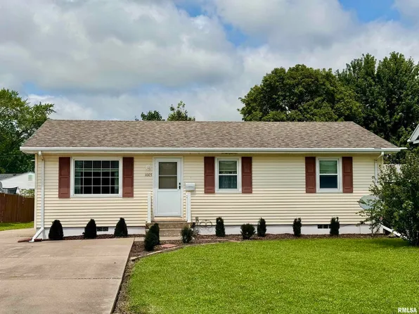 1005 SW 6th St, Aledo, IL 61231