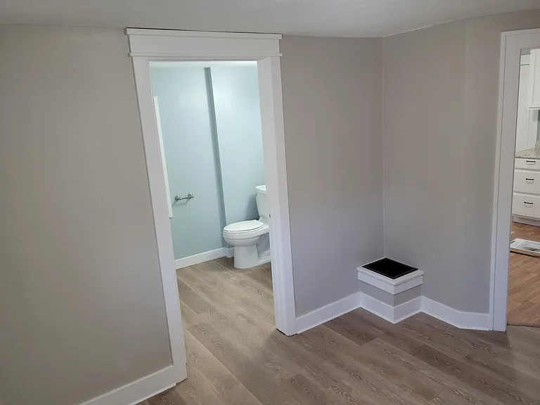 2023 Miami St #D — Photo 7