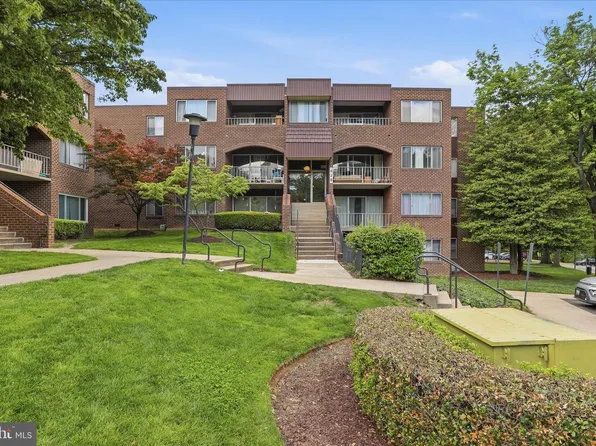 428 Girard St APT 179, Gaithersburg, MD 20877