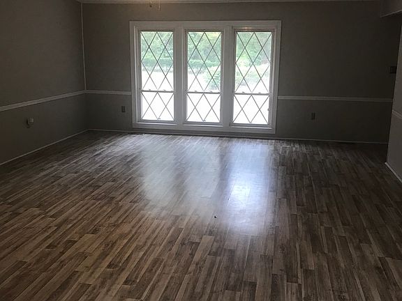 5th image of 213 Duck Creek Ln