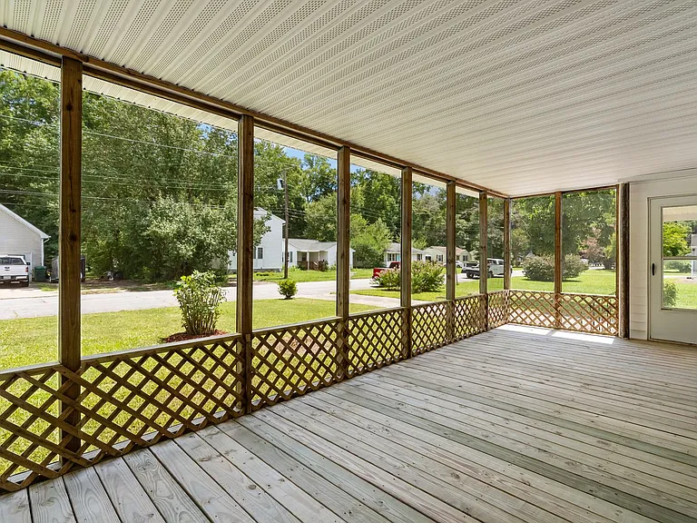 113 Palmyra Dr — Photo 2