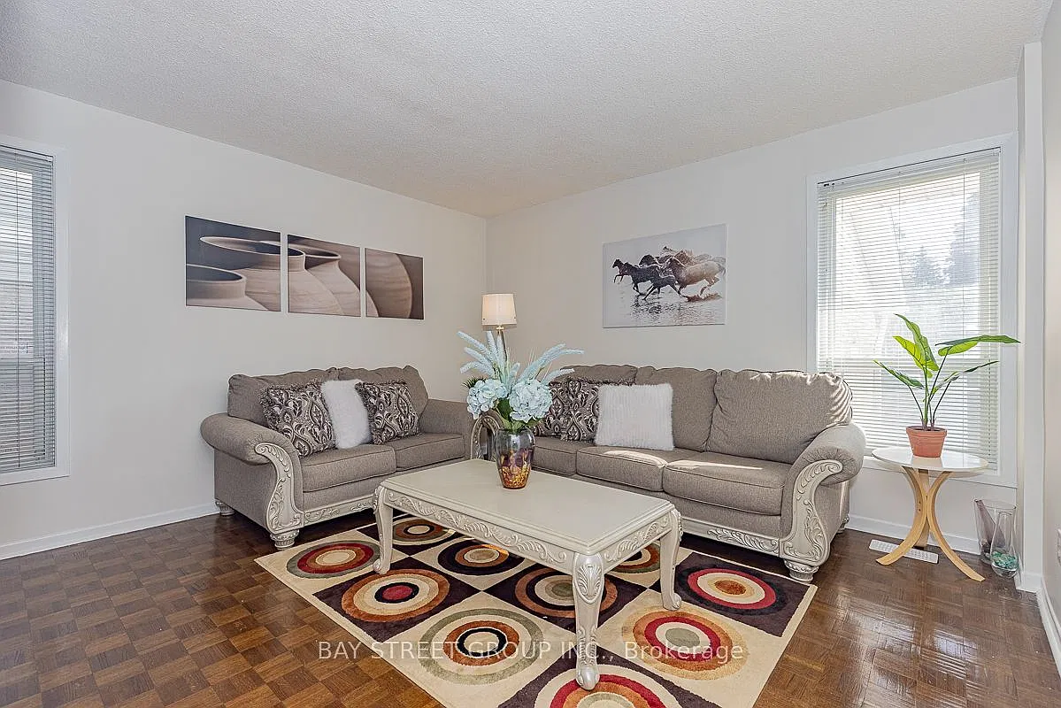 4 bed, $4,000 — Photo 2