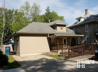 203 S Yount Ave, Watseka, IL 60970