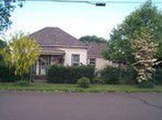 1212 SE Lyle St, Dallas, OR 97338