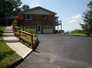 914 Rainbow Ln, Hendersonville, NC 28791