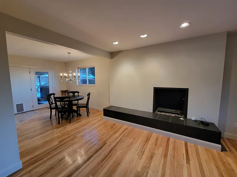 2179 S Belaire Dr E — Photo 9