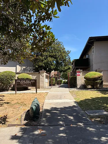 320 Franciscan Ct #7 Photo 1