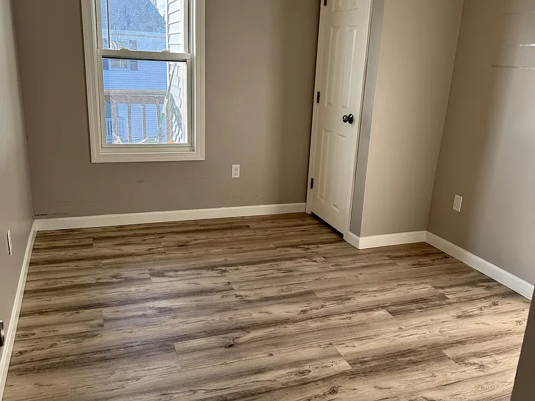 30-32 Margin St #2 — Photo 16