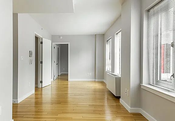 5th image of 34 Berry St #6I