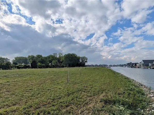 2396 Yacht Club Ln, Lakeside Marblehead, OH 43440