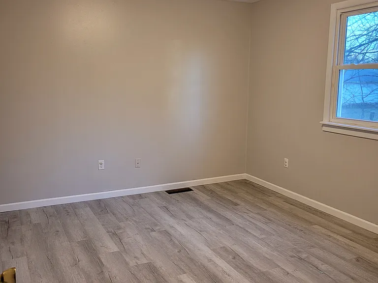 209 W Green St #1 — Photo 6