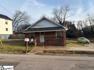 12 Blackwood St, Greenville, SC 29611