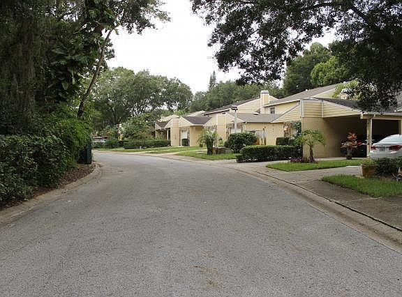 3rd image of 409 Somerset Ln