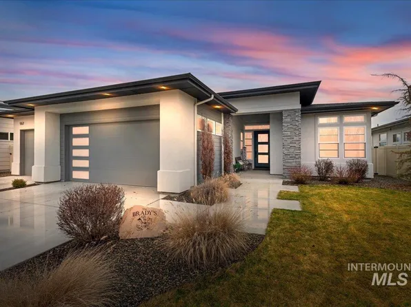 557 W Carnelian Ln, Eagle, ID 83616