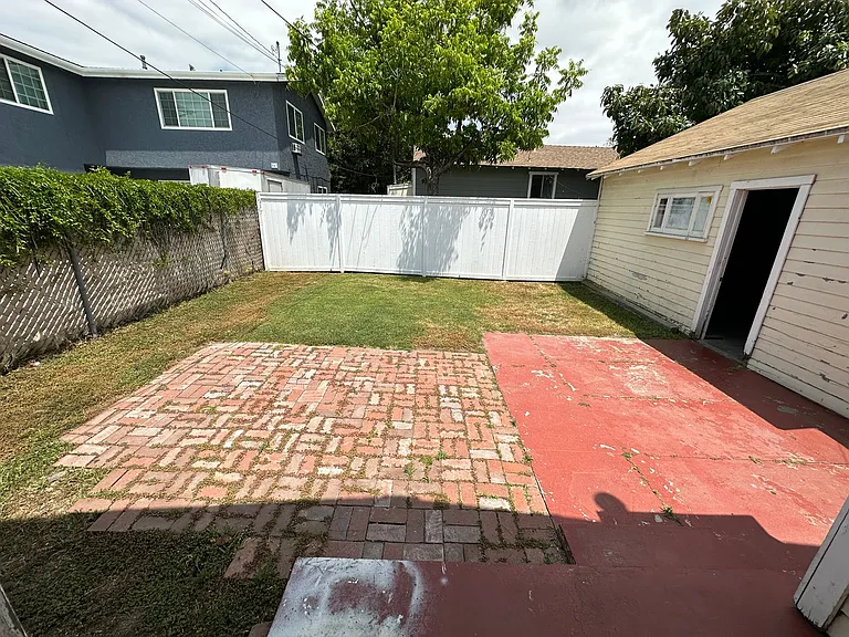 535 N Olive St — Photo 34