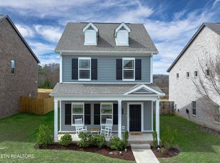 128 Groves Park Blvd E, Oak Ridge, TN 37830