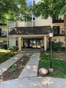 8630 Waukegan Rd UNIT 120, Morton Grove, IL, 60053