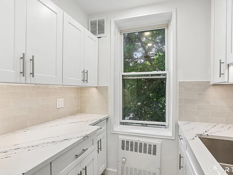 7 4th St #3H — Photo 6