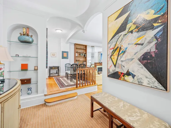 929 Park Avenue image 4 of 10