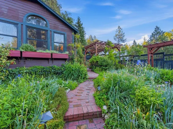 11005 Berggren Ln, Nevada City, CA 95959