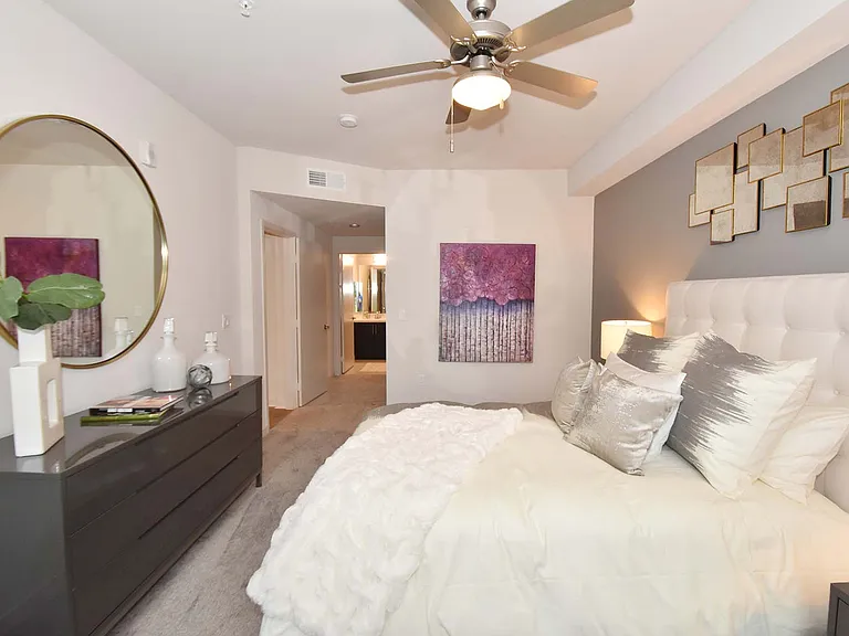 Metropolis Apartments — Photo 44