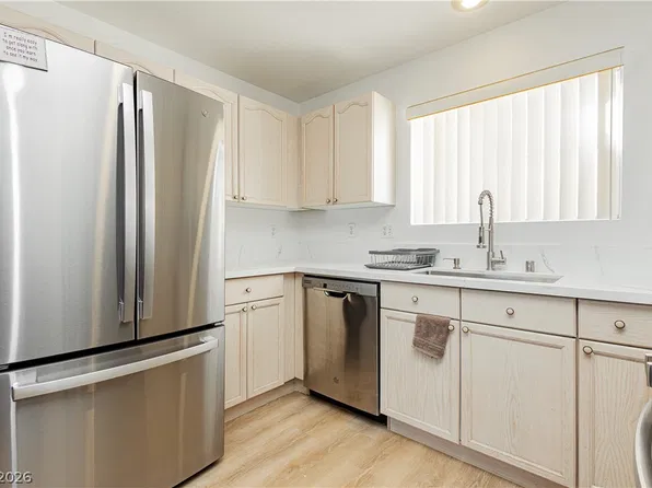424 Pine Haven St APT 203, Las Vegas, NV 89144