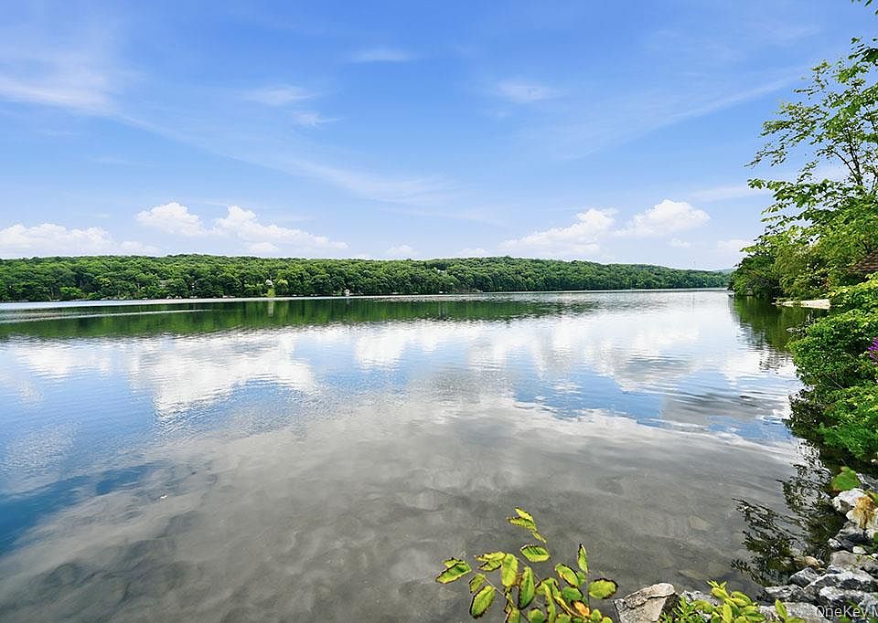 1st image of 7.5 Lake Avenue