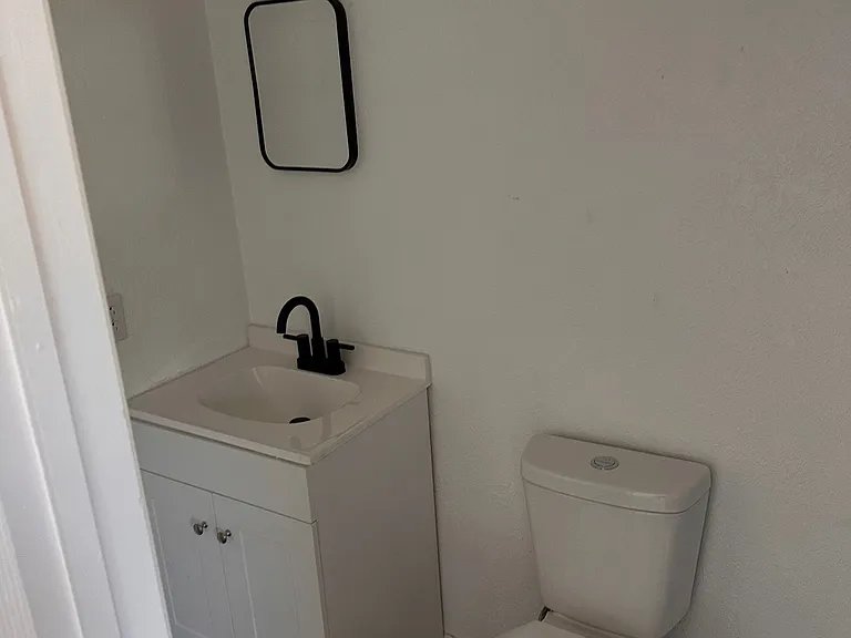 1301 Elmwood Ave #B — Photo 6