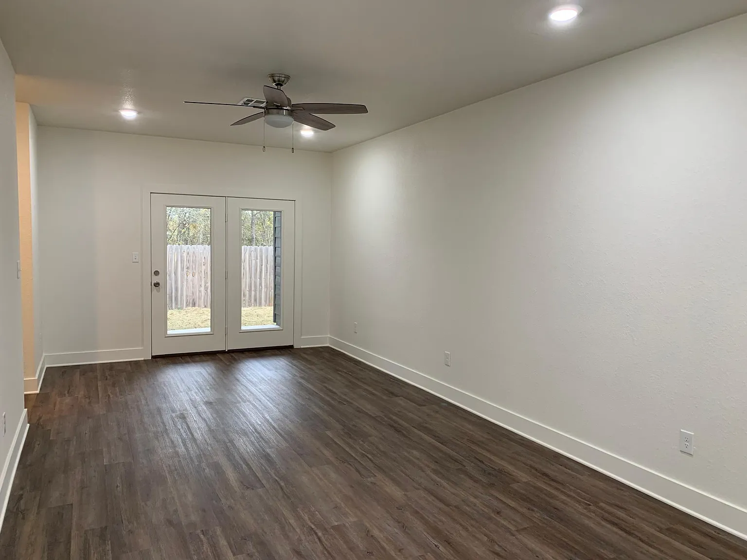 4 bed, 2.5 bath, 1683 sqft, $1,795 — Photo 3