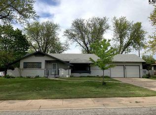 1201 Glendale Rd, McPherson, KS 67460