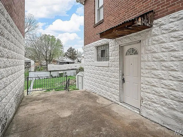 709 Dammert Ave — Photo 11