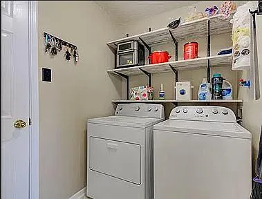 10882 Grace Dr — Photo 2