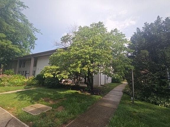 2nd image of 4301 Dahlia Ct