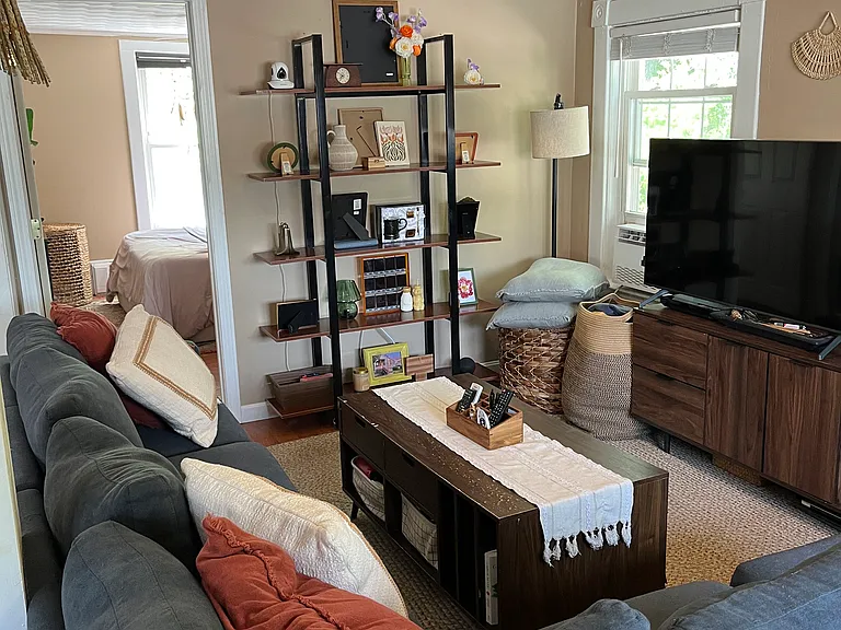 70R Rockwell St — Photo 16