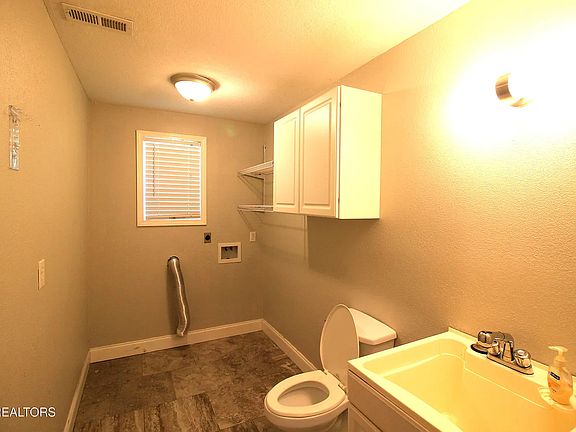 5th image of 325 Wardley Rd