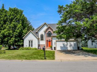 1332 Country Rd, Racine, WI 53402