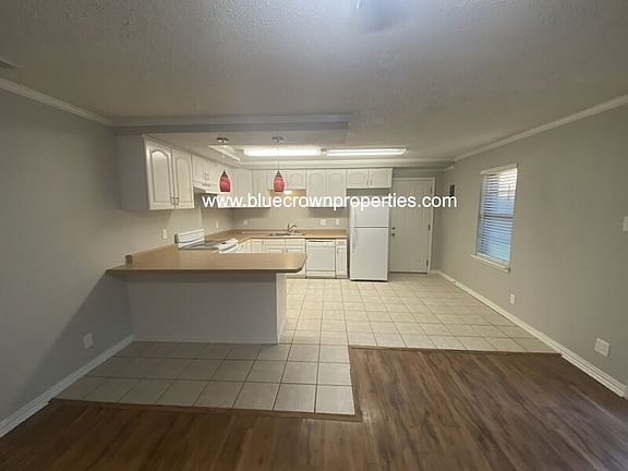 5th image of 1521 Larkspur Dr