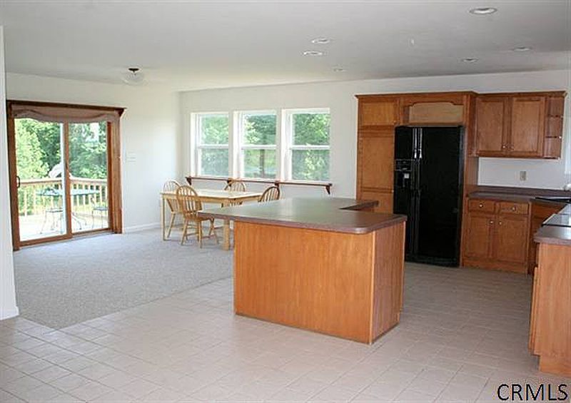 3rd image of 196 BEAVER Street