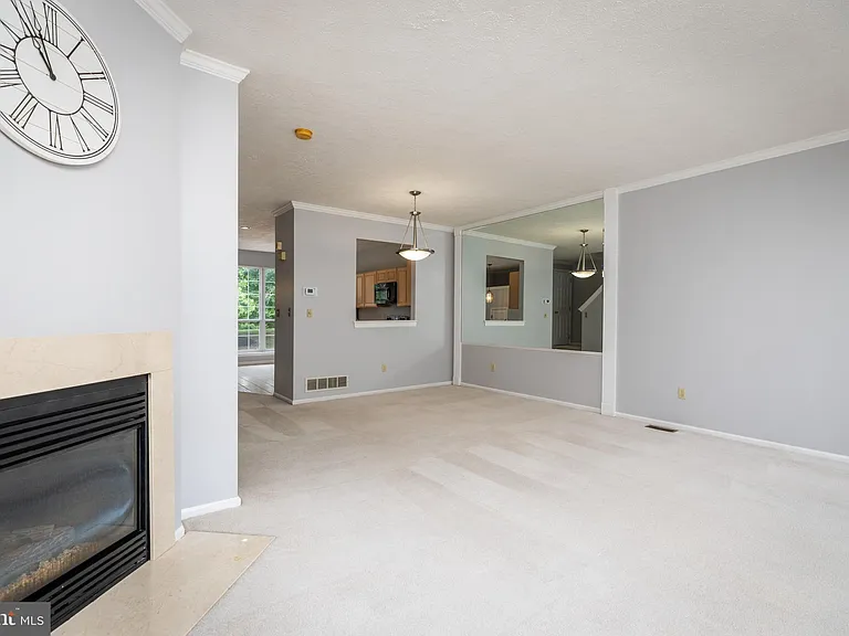 872 N Waterford Ln — Photo 5