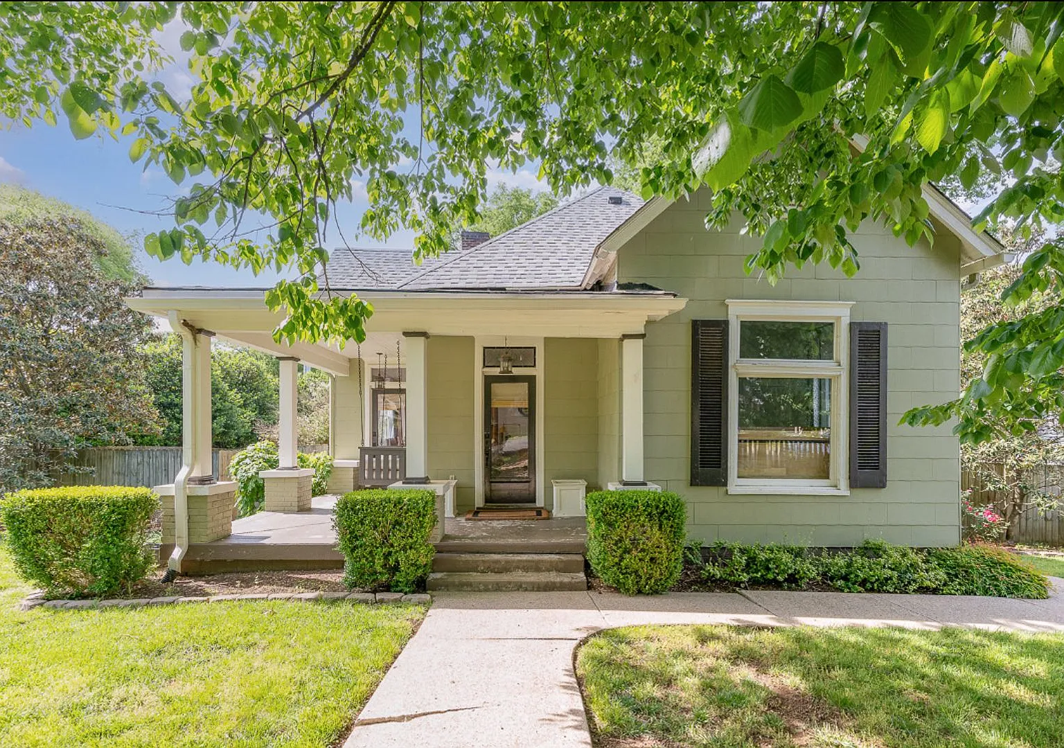 Sylvan Park Craftsman! — Photo 1