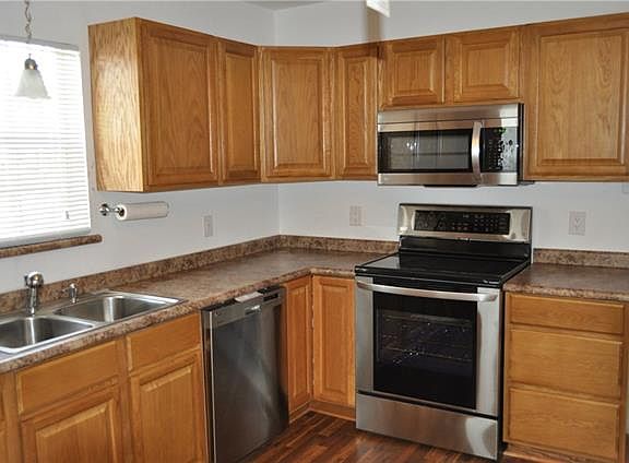 5th image of 318 Weaver Dr