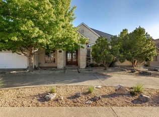 2046 Summit Crest Dr, Kerrville, TX 78028