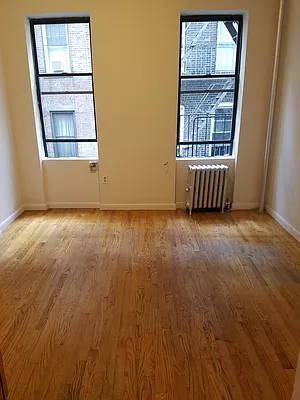 Rented by Chartwell Manhattan Realty | media 4