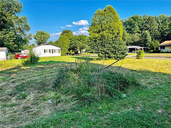 3rd image of 1851 Gaylord Dr