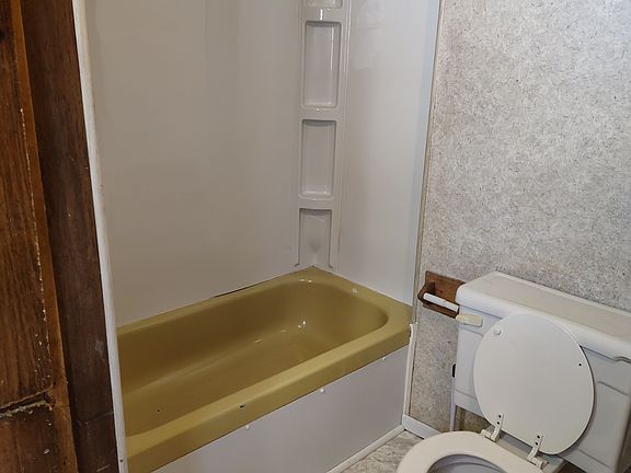 5th image of 211 Veitch St #S26