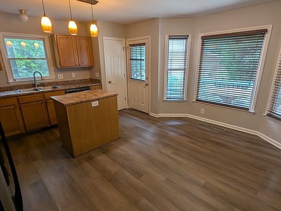 4th image of 2900 Enson Pl