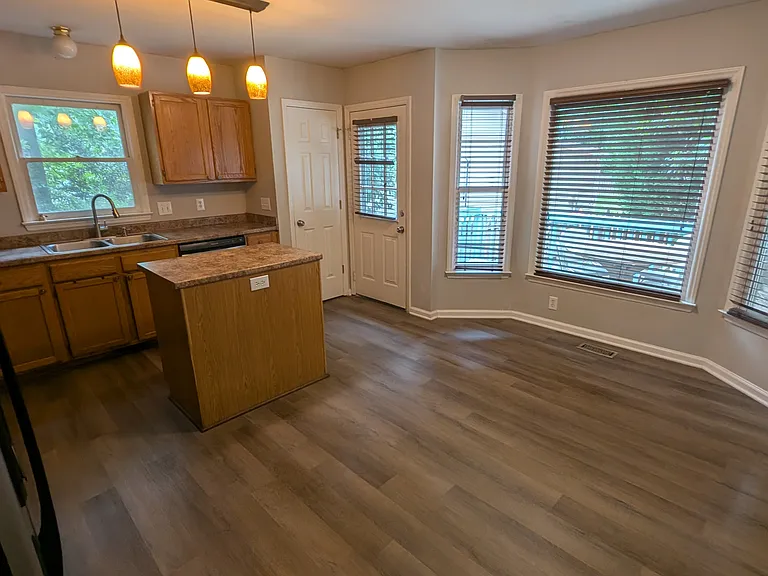 2900 Enson Pl — Photo 4