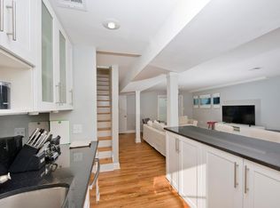 22 Mercer St, Jersey City, NJ 07302